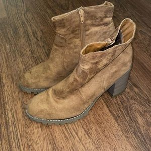 American Eagle Outfitters Boots